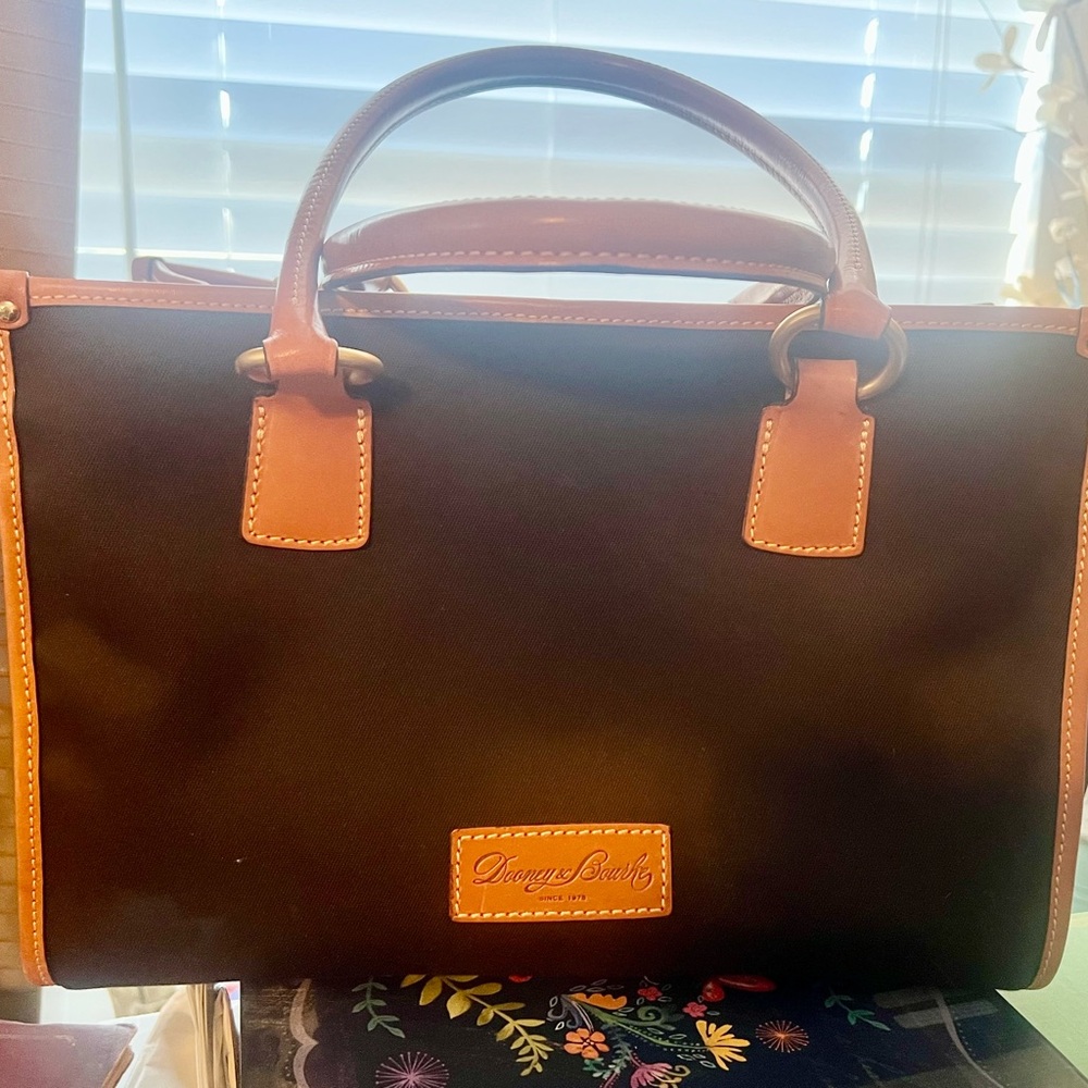 Dooney & Bourke tote